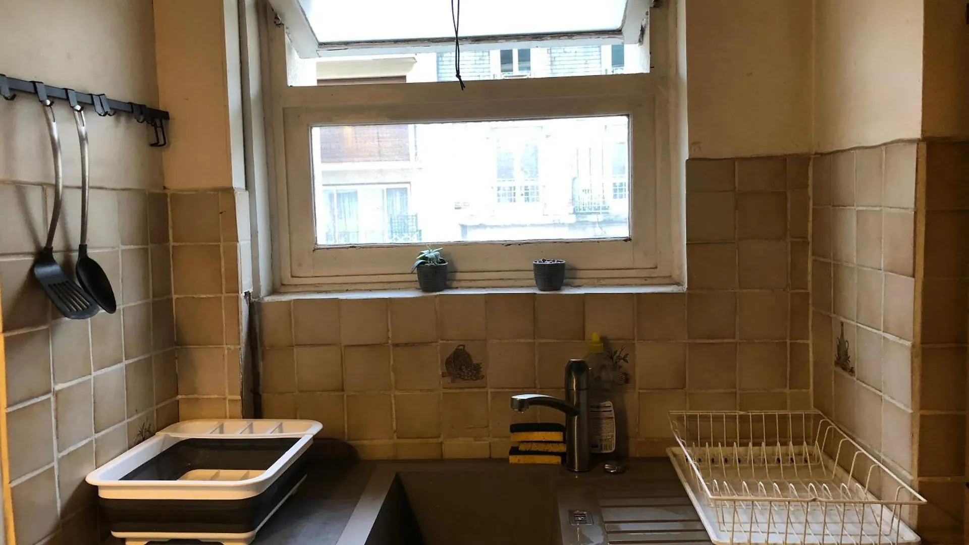 Paris 75013 - Petite Chambre Lumineuse Dans Une Colocation De 3 Bien Situee Proche Tram Rer B Et Metros Homestay